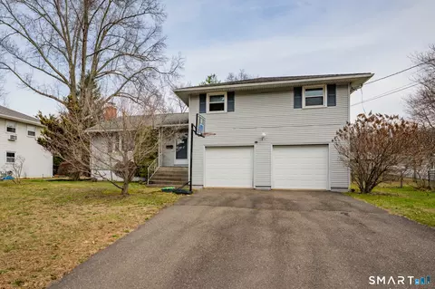 38 Portage Rd, West Hartford, CT 06117