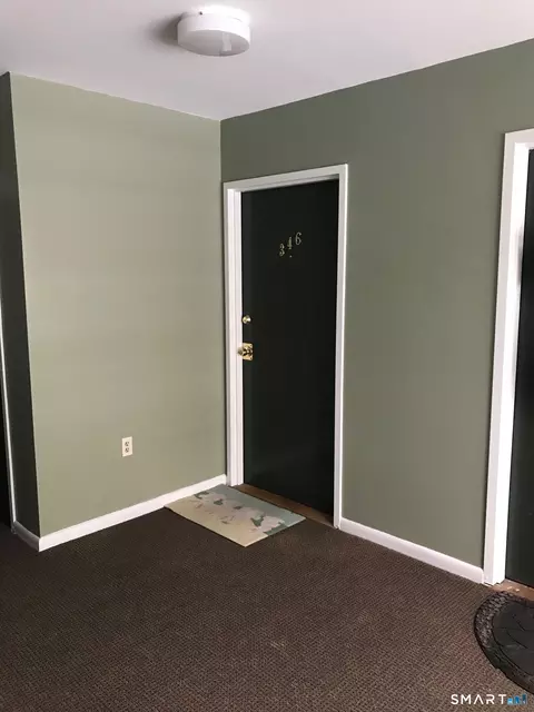 Entry Way - 175 Mill Pond Rd #346, Hamden, CT 06514 photo 1 of 2