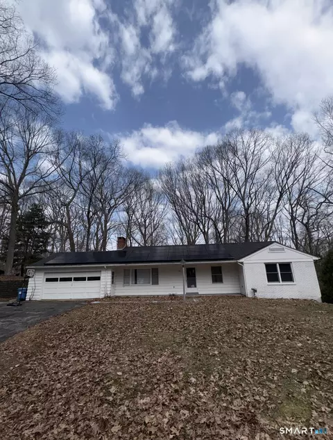 14 Boxwood Ln, Norwich, CT 06360