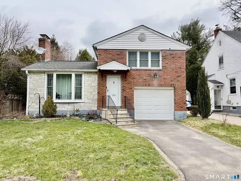 40 Robert St, Waterbury, CT 06710