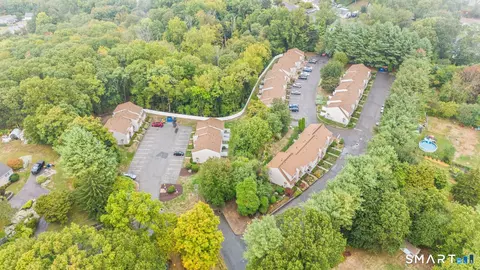 3 Macintosh Ln #3, Ansonia, CT 06401