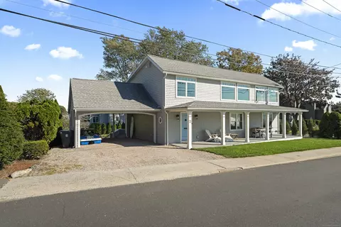 21 Harbor St, Branford, CT 06405