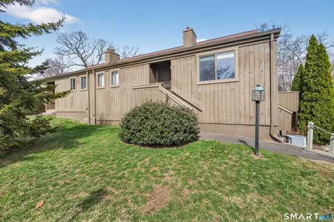 196 Apache Ln #A, Stratford, CT 06614