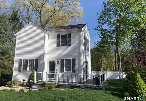 26 Lake Blvd, East Hampton, CT 06424