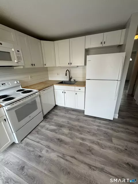 239 Old Farms Rd #5C, Avon, CT 06001