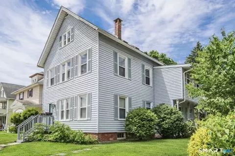 66 Vine St, Meriden, CT 06451