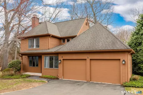 46 Macintosh Ln #46, Glastonbury, CT 06033