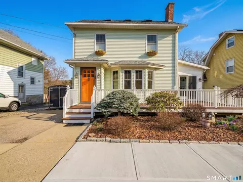 131 Norwood Ave, New London, CT 06320