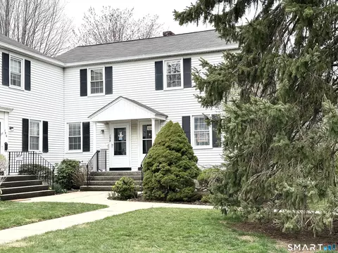 198 Sylvan Knoll Rd, Stamford, CT 06902