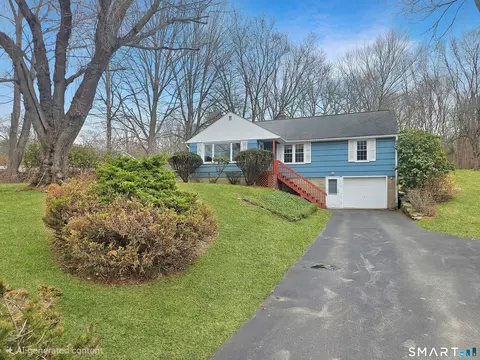 46 Card St, Lebanon, CT 06249