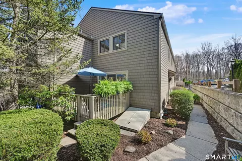 42 Powder Mill Rd #B, Stratford, CT 06614