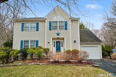 75 Heather Glen Ln, Groton, CT 06355