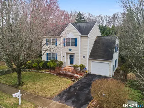 75 Heather Glen Ln, Groton, CT 06355