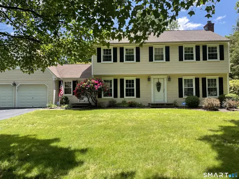 20 Kitcher Ct, Trumbull, CT 06611