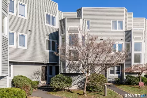 1414 Whitney Ave #D2, Hamden, CT 06517