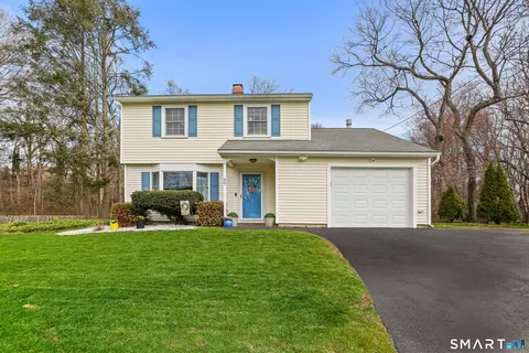 40 Sullivan Pl, Bridgeport, CT 06610