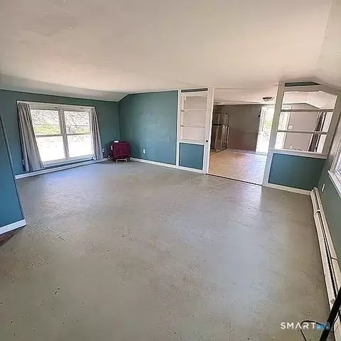 Living - 282 N Bigelow Rd, Hampton, CT 06247 photo 2 of 4