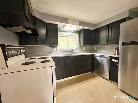 Kitchen - 282 N Bigelow Rd, Hampton, CT 06247 photo 1 of 1