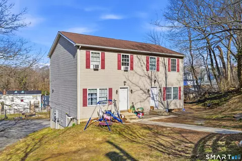 18 Division St, Norwich, CT 06360