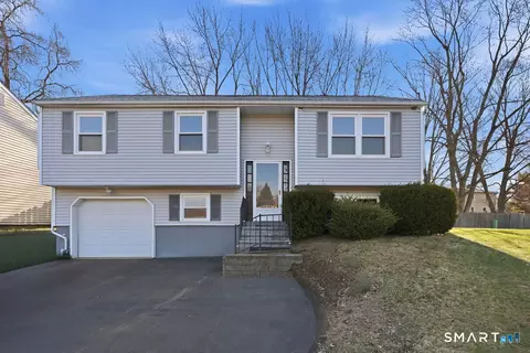 20 Kent Ct, Middletown, CT 06457