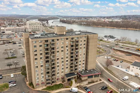 111 Dekoven Dr #202, Middletown, CT 06457