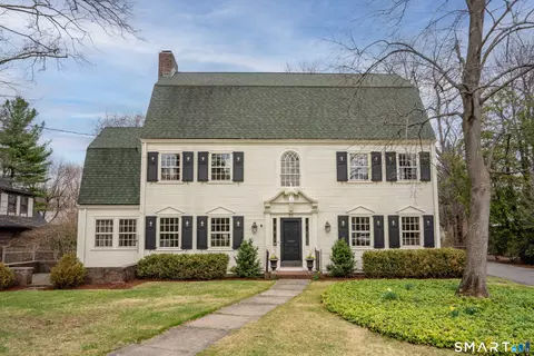 26 Fernwood Rd, West Hartford, CT 06119