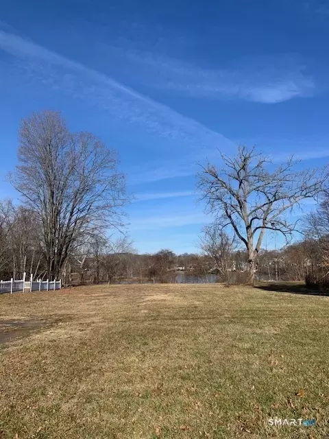 15 Cutlery Ave, Meriden, CT 06451