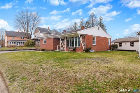 10 Packerville Rd, Plainfield, CT 06374