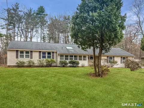 9 Bridlepath Rd, Simsbury, CT 06092