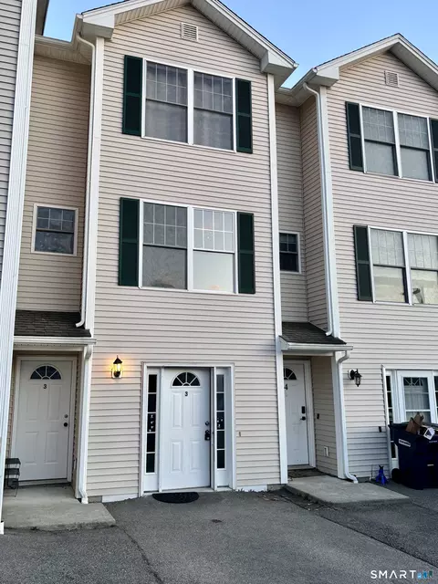 41 Palmer St #3, Norwich, CT 06360