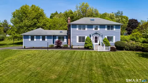 137 Rolling Hills Dr, Meriden, CT 06451