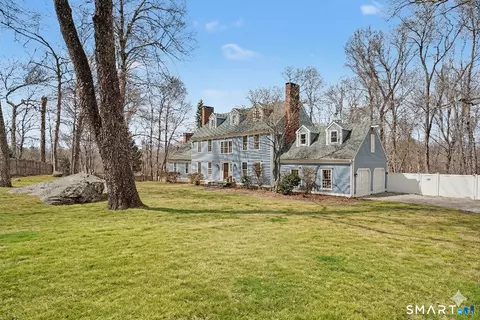 37 Lovers Ln, Madison, CT 06443