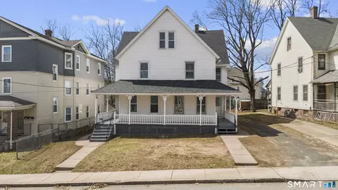 12 Newman St, Manchester, CT 06040