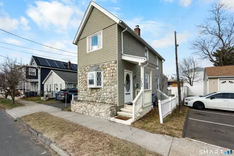 15 California St, West Haven, CT 06516