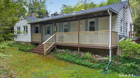 39 Fernwood Ln, Cheshire, CT 06410
