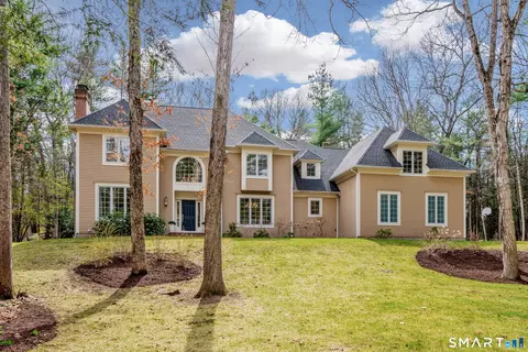 17 Stillwood Chase Chase, Weatogue, CT 06089