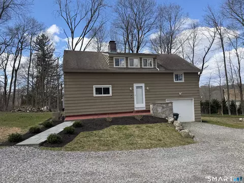 11 Highland Ave, Bethel, CT 06801