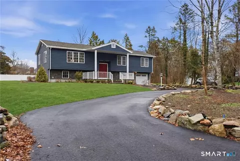 4 Shore Rd, Westerly, RI 02891