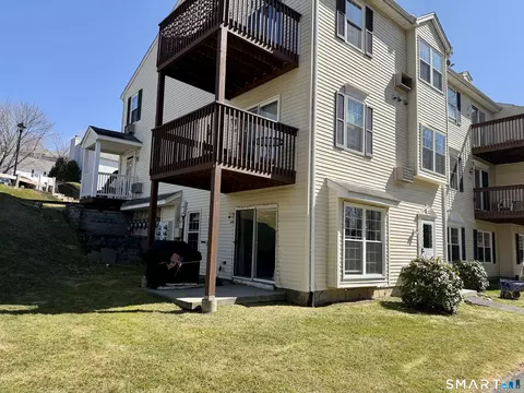 143 Spyglass Ct #143, Torrington, CT 06790