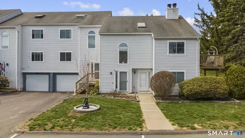 71 Clubhouse Dr #71, Cromwell, CT 06416