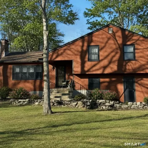 121 Wedgewood Dr, Torrington, CT 06790