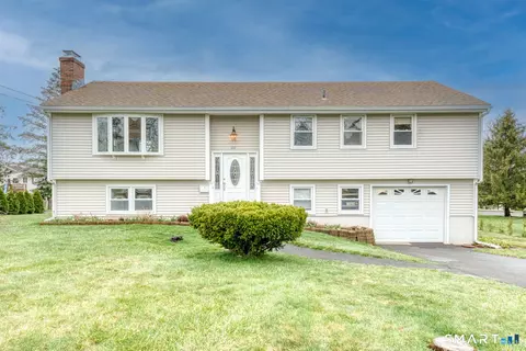 30 Wendy Ln, New Britain, CT 06053