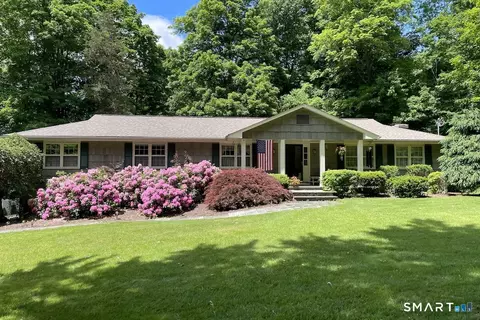 3 Hawthorne Hill Rd, Newtown, CT 06470