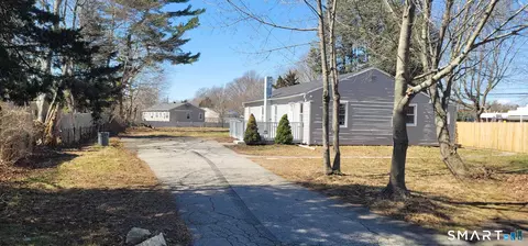 11 Vergennes Ct, Groton, CT 06340