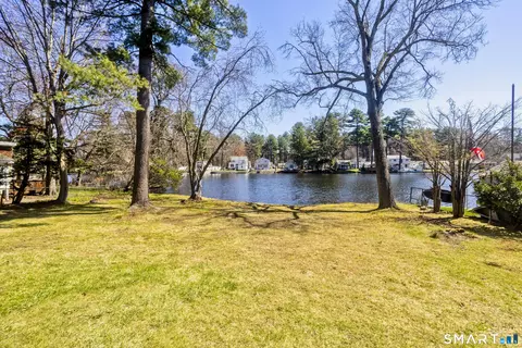 42 Wheeler Dr, Enfield, CT 06082