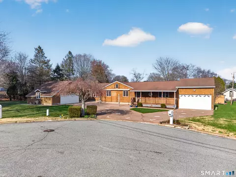 21 Gun Shot Rd, Waterford, CT 06385