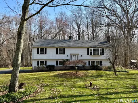 15 Stepping Stone Ln, Madison, CT 06443