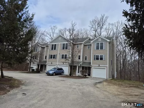 59 Forestview Dr #59, Norwich, CT 06360