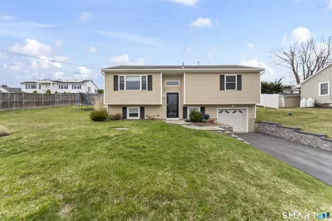 16 Curtis Ave, New Fairfield, CT 06812