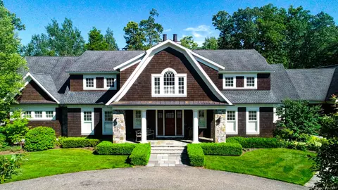 25 Sky View Dr, Avon, CT 06001